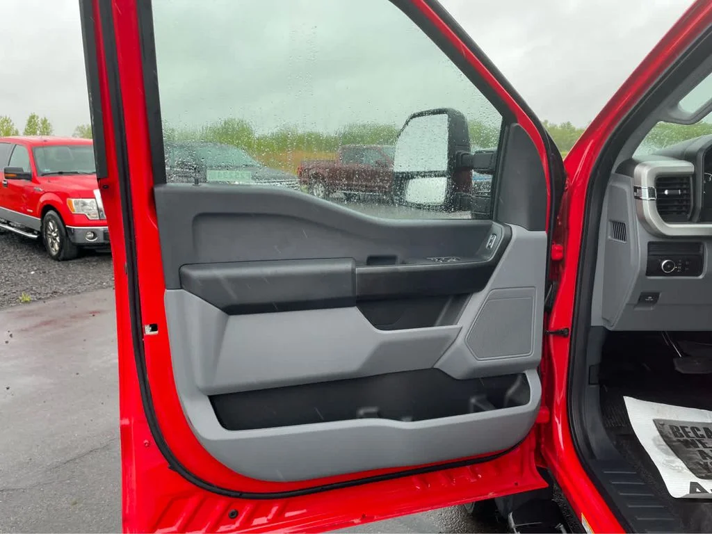 2025 Ford F-550 Super Duty Chassis Cab XL - Photo 11