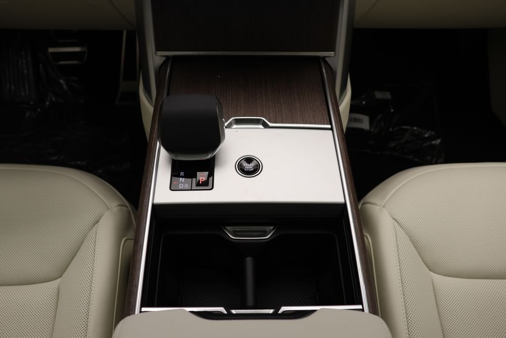 New 2026 Varesine Blue Land Rover SE image 21