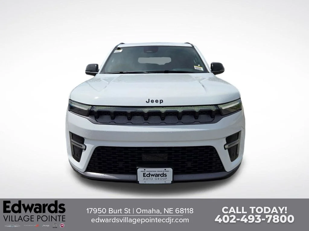 New 2026 Bright White Clear-Coat Exterior Paint Jeep Limited Altitude image 8