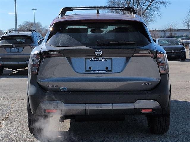 New 2026 Gun Metallic / Scarlet Ember Tintcoat Two-tone Nissan SV image 3