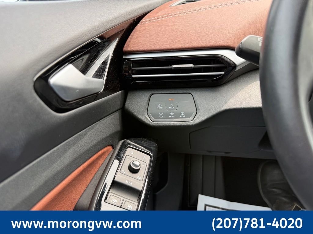 Used 2022 Blue Volkswagen Pro S image 40