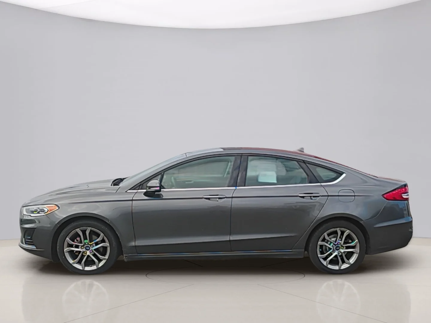 Used 2020 Gray Ford SEL image 2