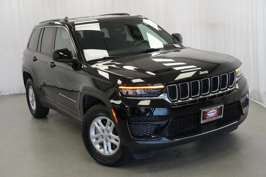 Used 2024 Black Jeep Laredo image 16