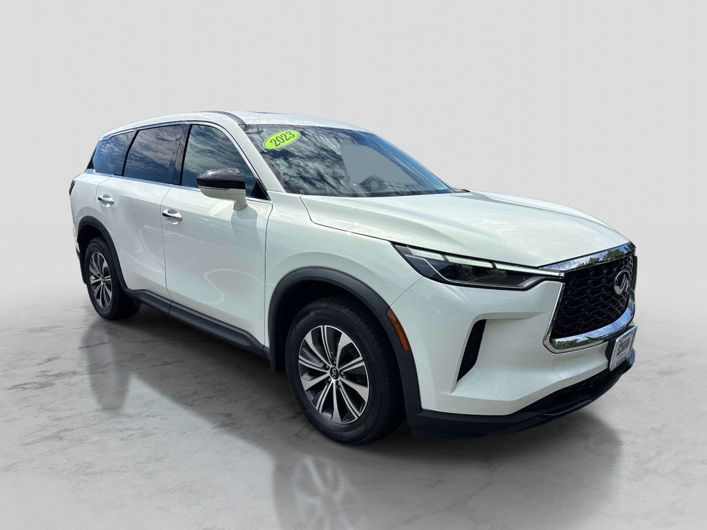 Used 2023 White INFINITI PURE image 7