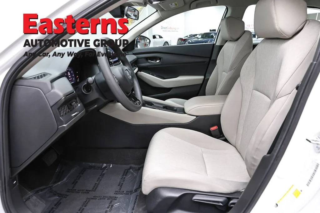 Used 2025 White Honda LX image 14