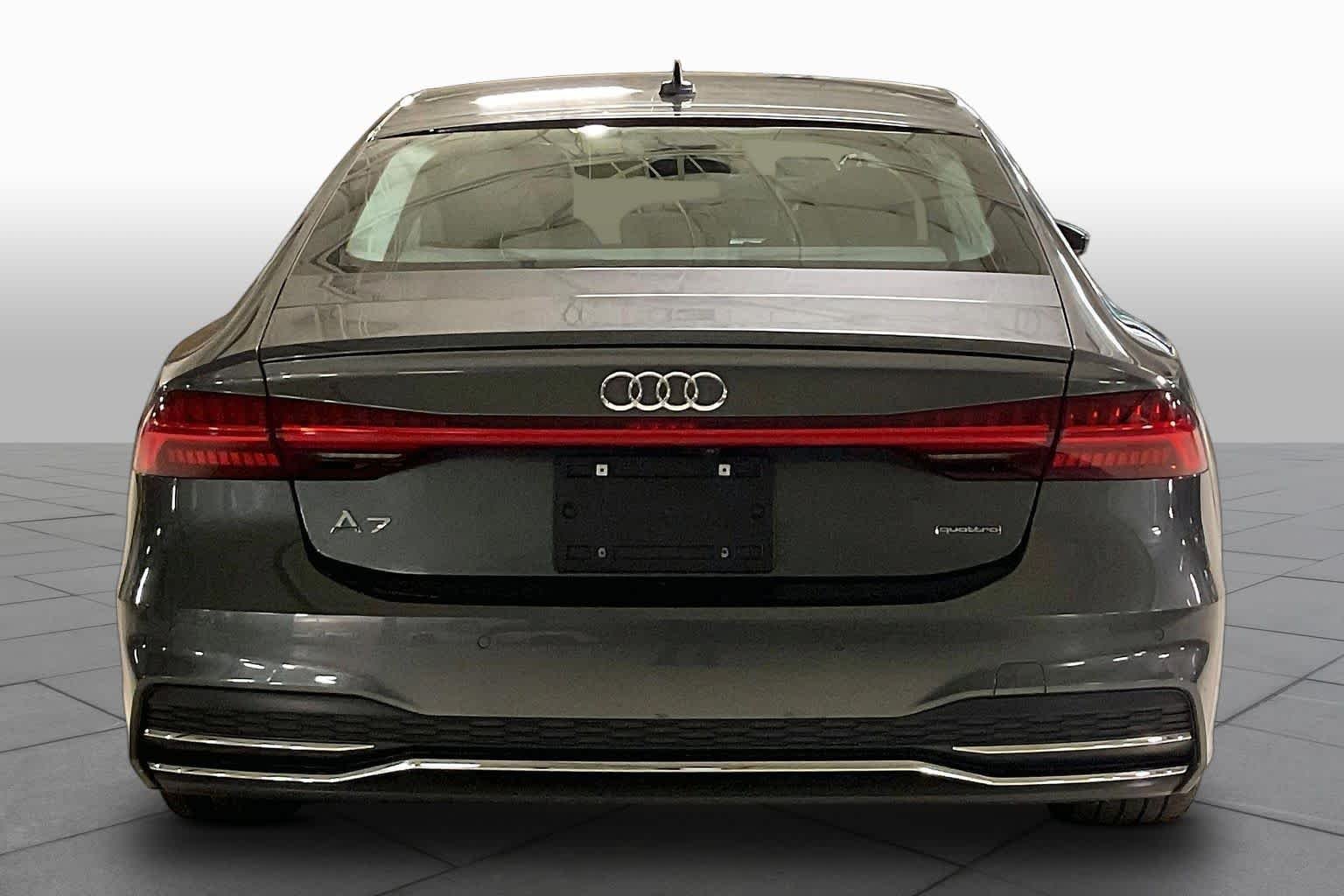 Used 2022 Daytona Gray Pearl Effect Audi Prestige image 4