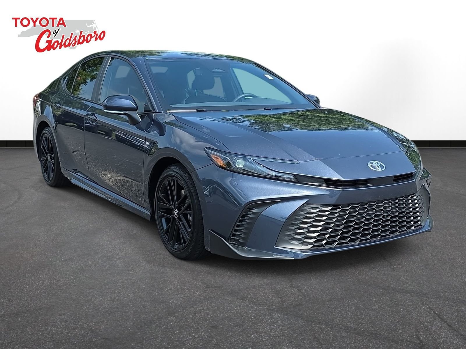 Used 2026  Toyota SE image 3