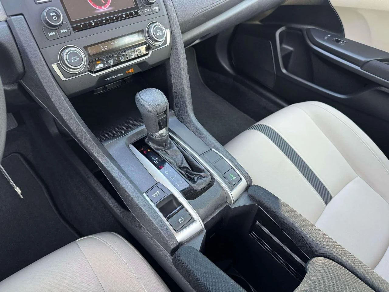 Used 2017 Taffeta White Honda LX image 33
