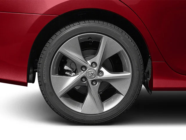 Used 2014  Toyota SE image 11