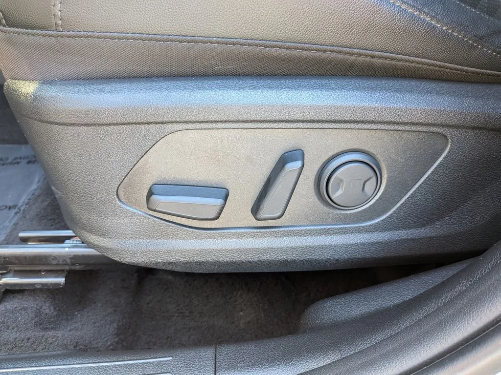 Certified Used 2025 Gray Kia X-Line image 15