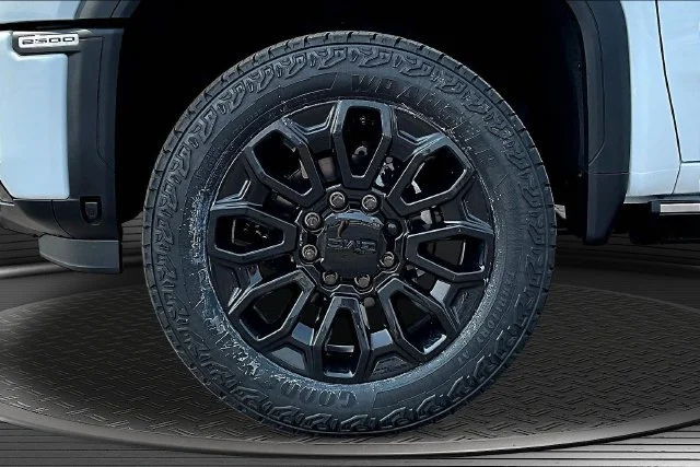 New 2026 Glacier White Tricoat GMC Denali Ultimate image 13