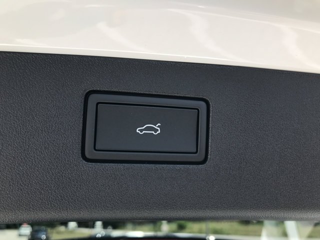 New 2026 Opal White Pearl Volkswagen SE R-Line Black image 25