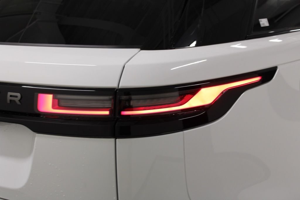 Used 2025 White Land Rover S image 8