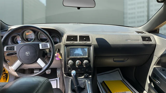 Used 2010 Yellow Dodge R/T image 10