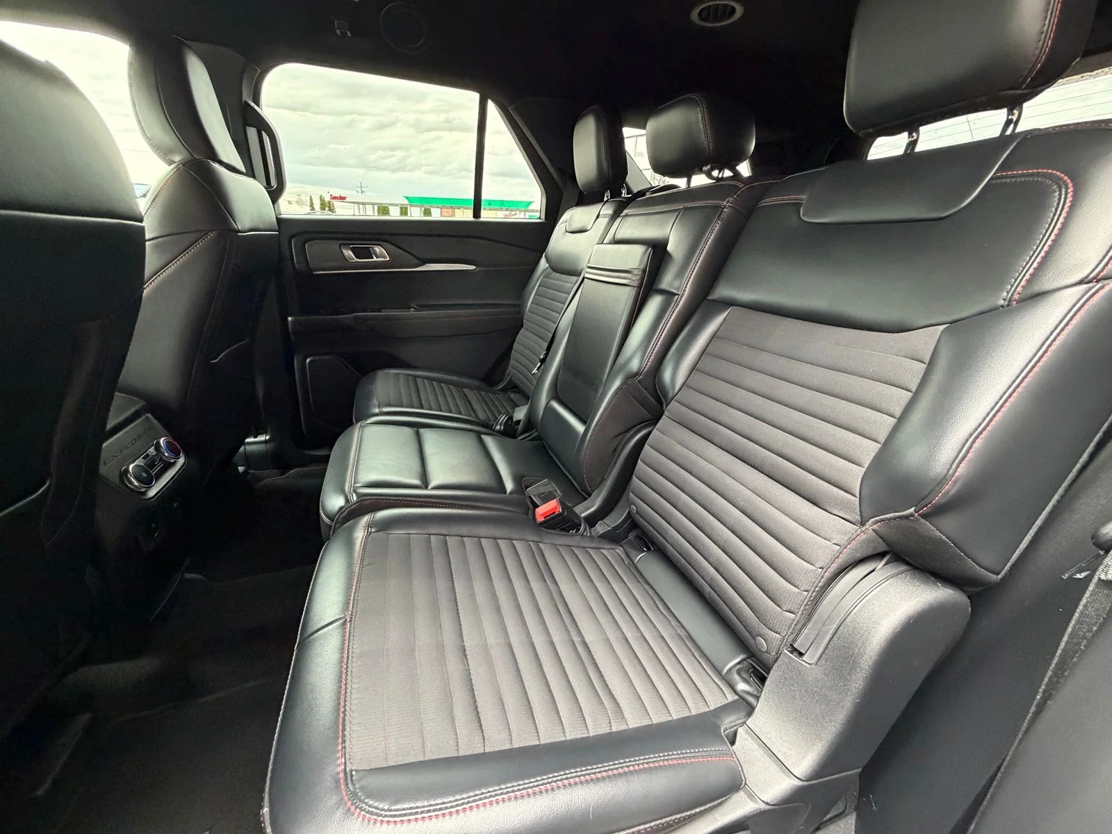 Used 2025 Gray Ford ST-Line image 25