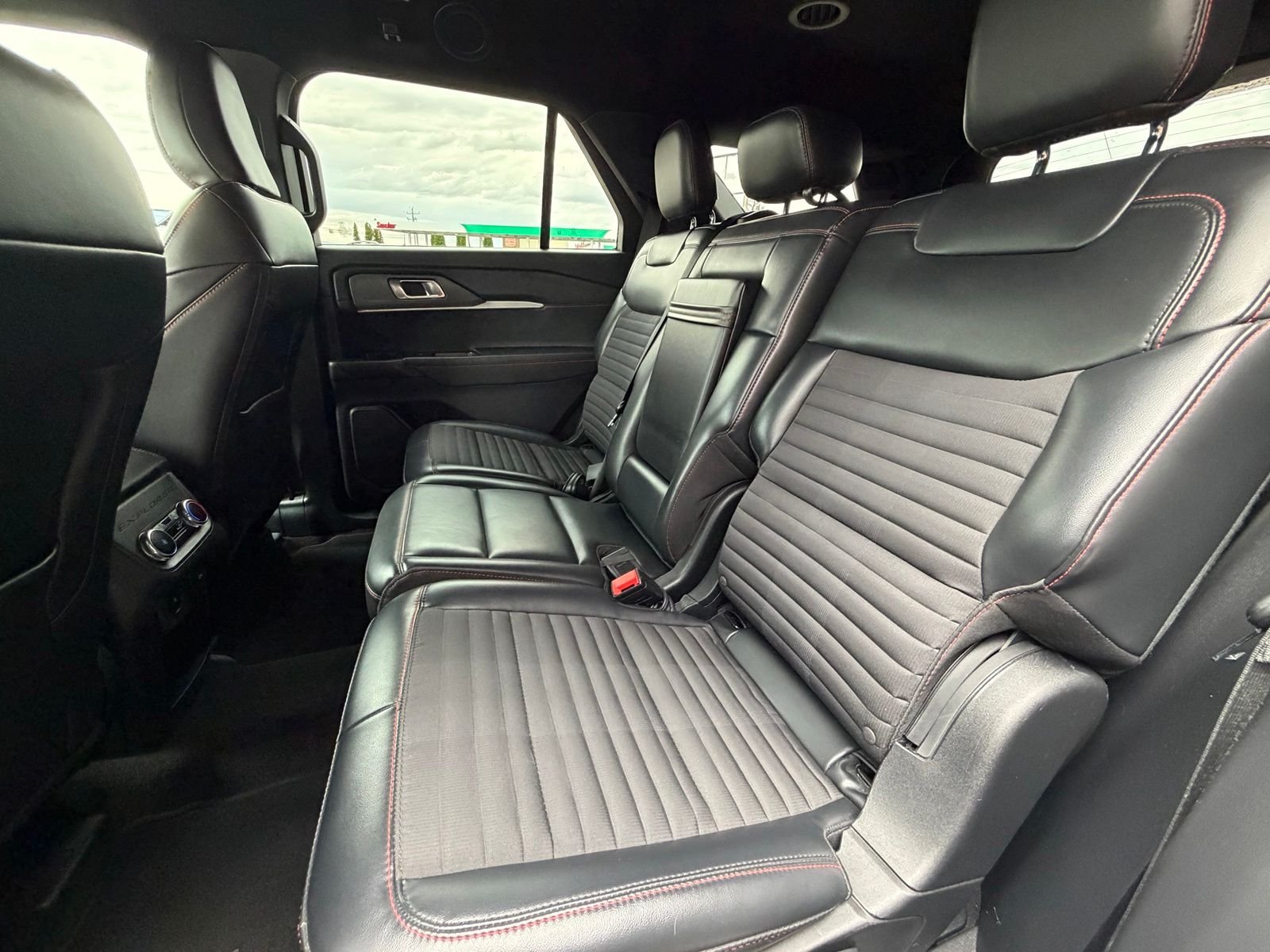 Used 2025 Gray Metallic Ford ST-Line image 25