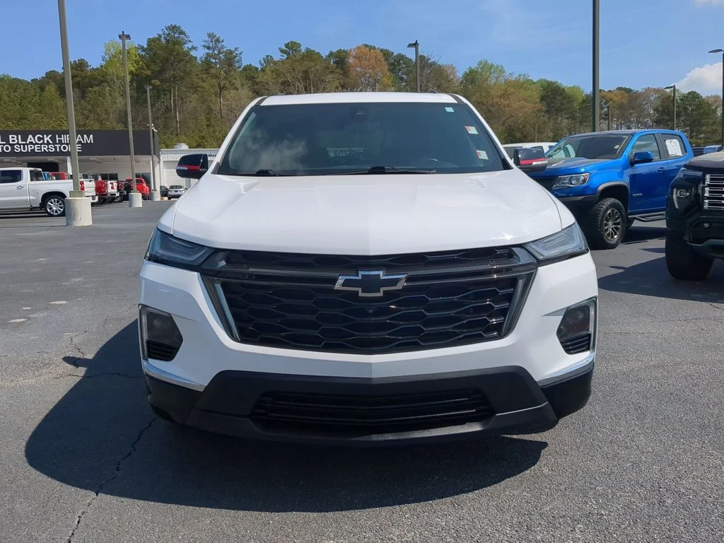 Used 2022 Summit White Chevrolet Premier image 2
