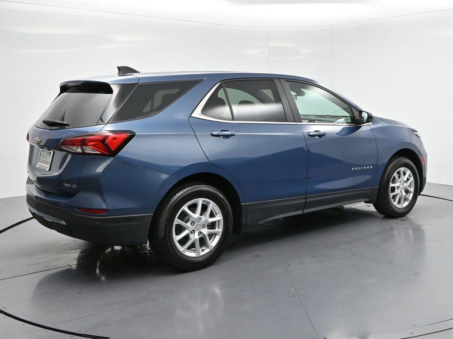 Used 2024 Lakeshore Blue Metallic Chevrolet LT image 7
