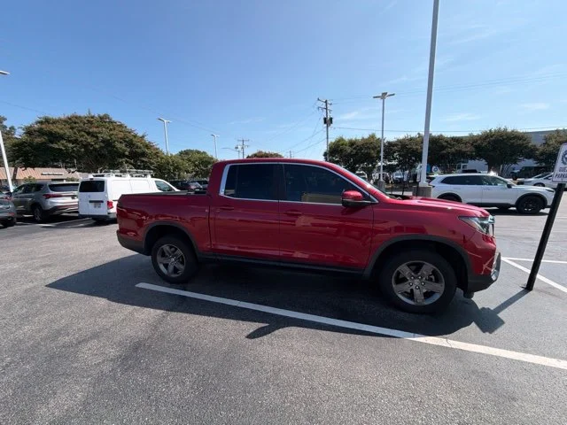Used 2023 Radiant Red Metallic II Honda RTL image 1