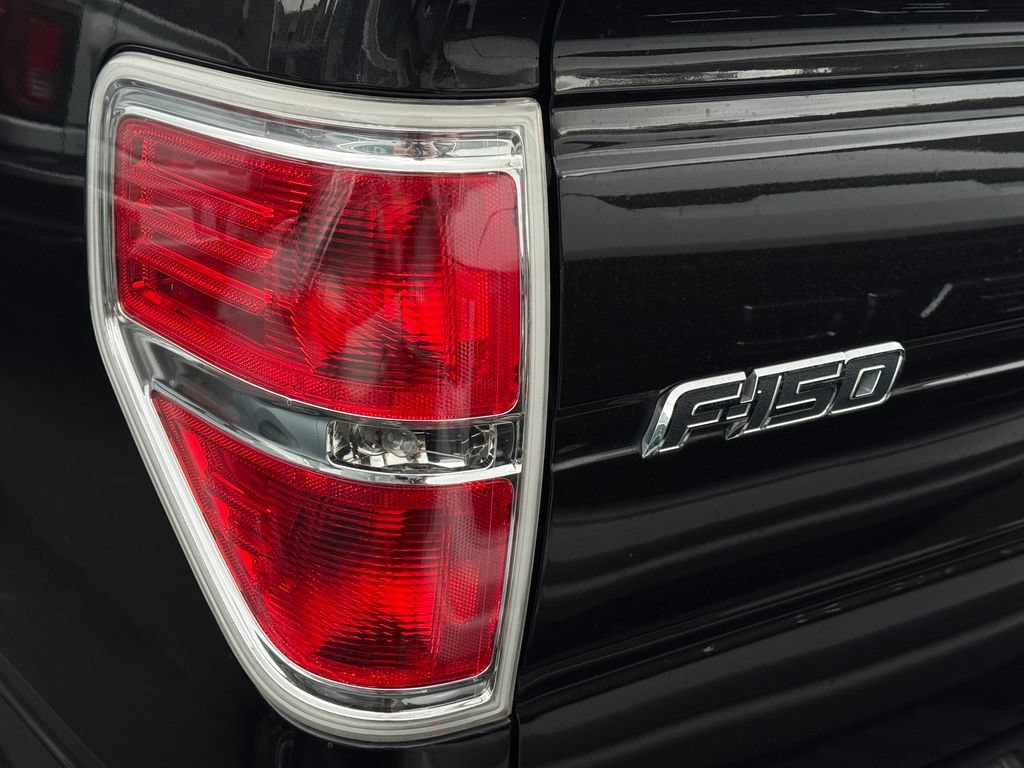 Used 2014  Ford XL image 21
