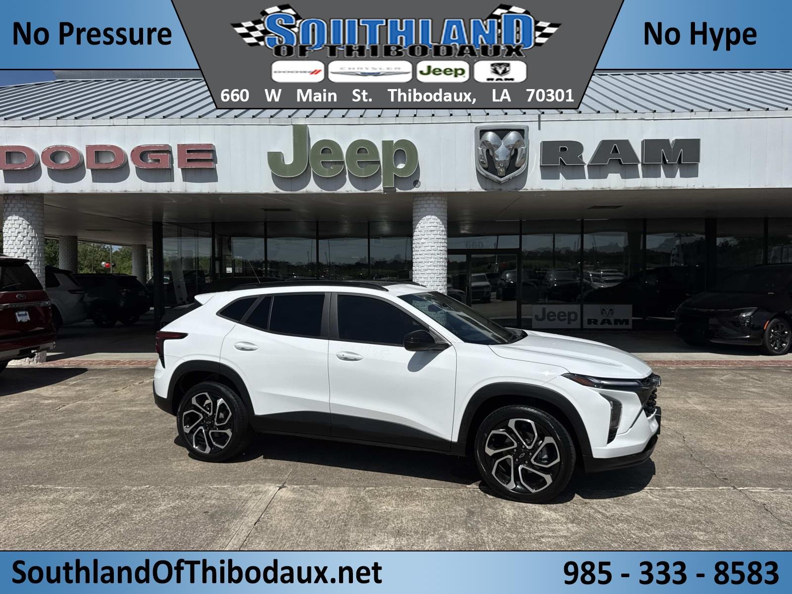 Used 2024 Summit White Chevrolet 2RS image 1