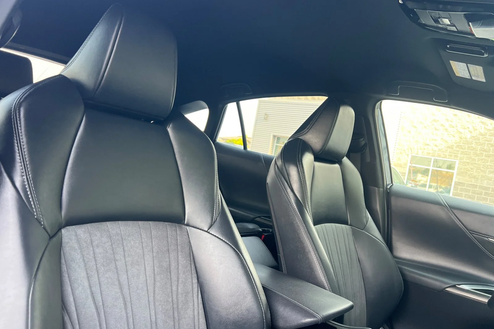Used 2021 Coastal Gray Metallic Toyota XLE image 17