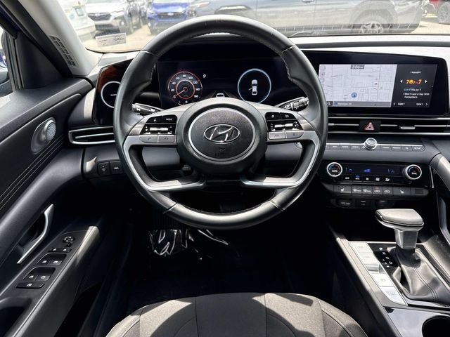 Used 2023 Blue Hyundai SEL image 16
