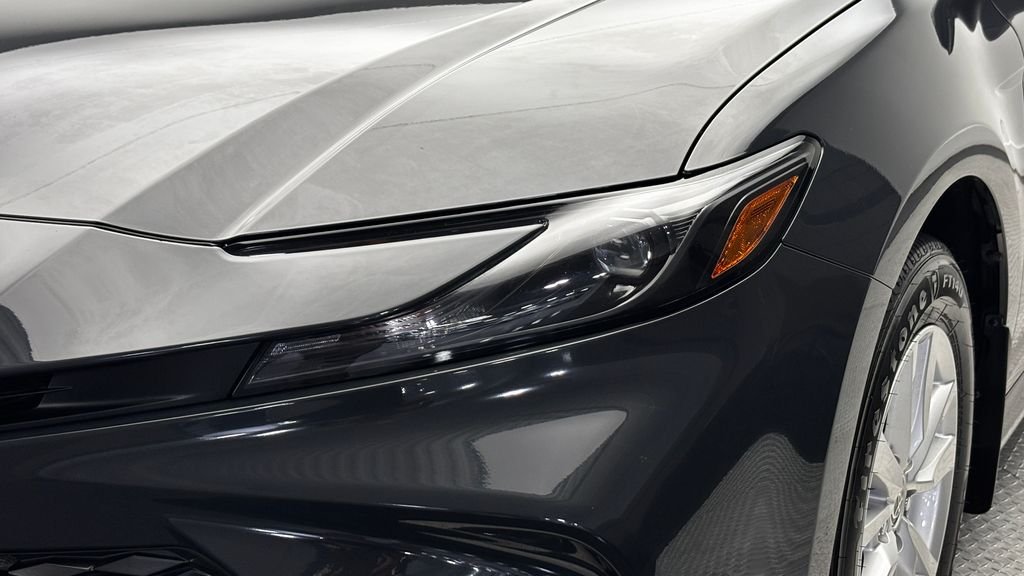 Used 2025  Toyota LE image 3