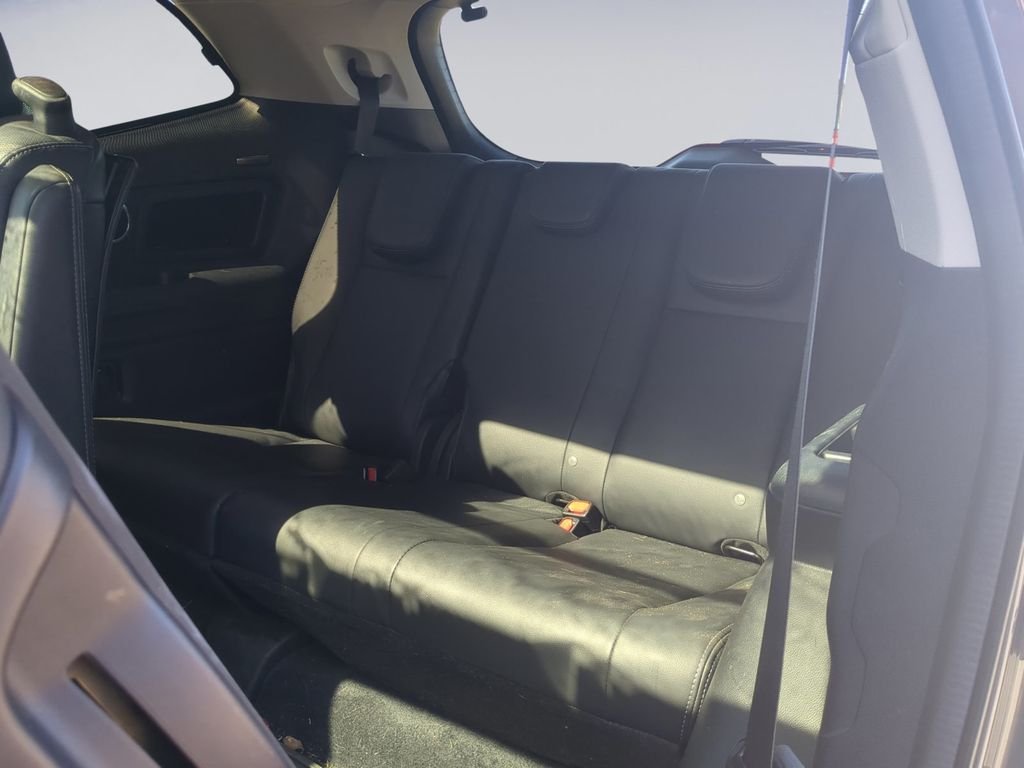 Used 2019 Magnetite Gray Metallic Subaru Limited image 9