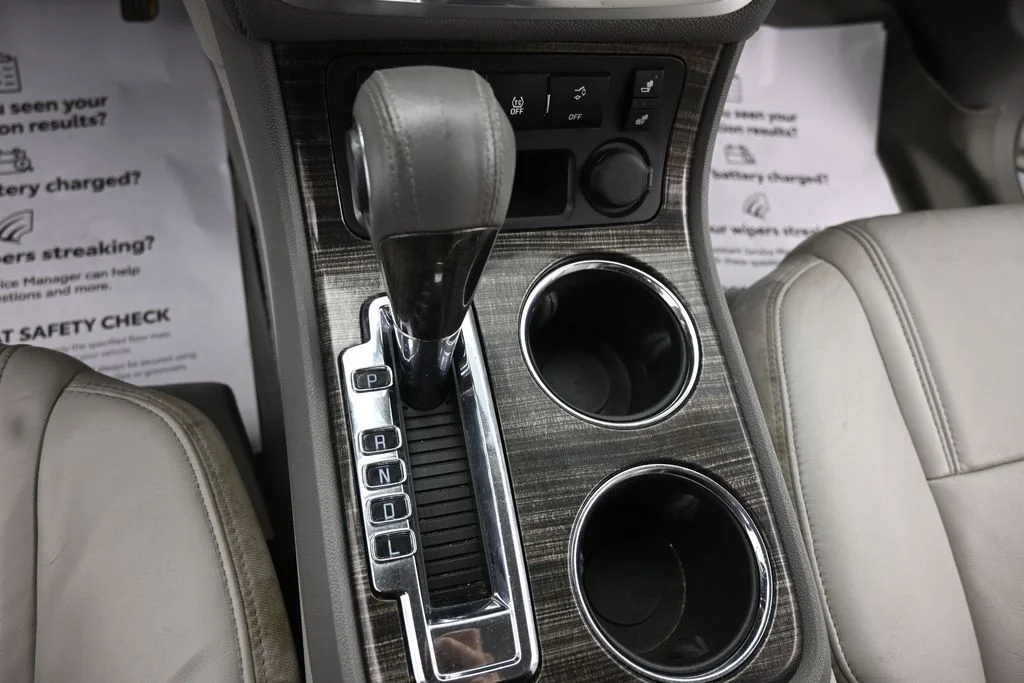 Used 2013 White GMC SLT-1 image 22