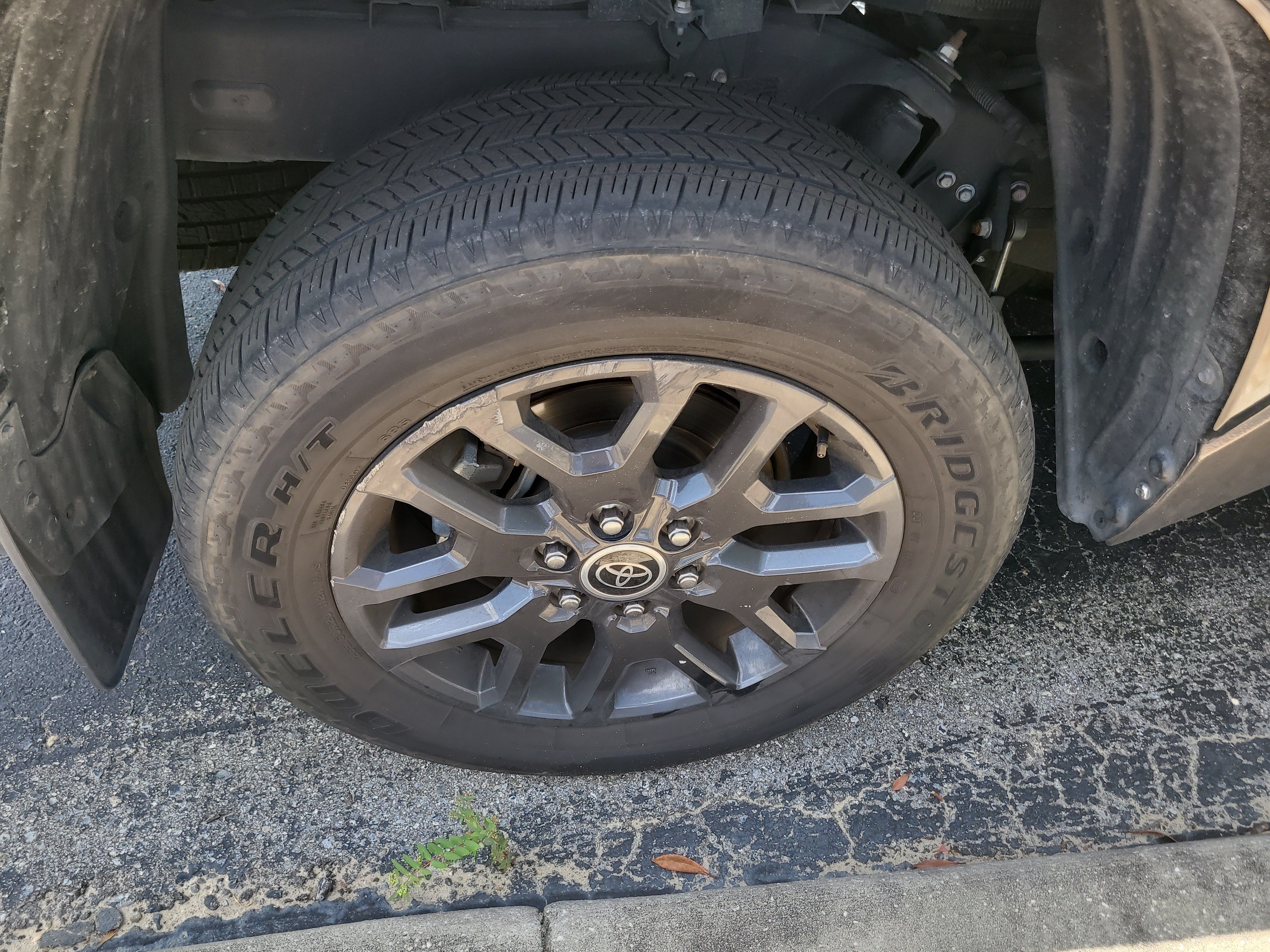 Used 2023 Magnetic Gray Metallic Toyota Platinum image 6