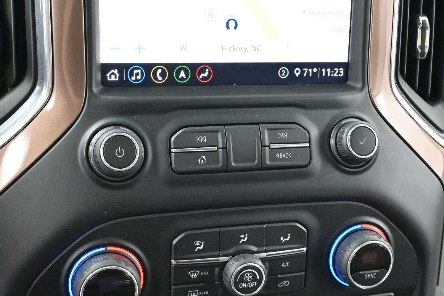Used 2020 Silver Ice Metallic Chevrolet High Country image 21