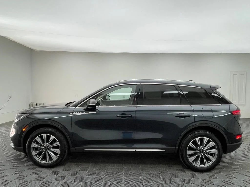 Used 2022 Blue Lincoln Reserve image 14