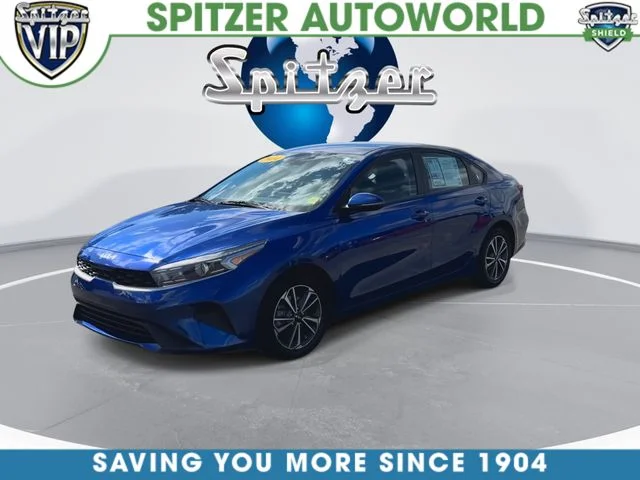Used 2024 Blue Kia LXS image 4