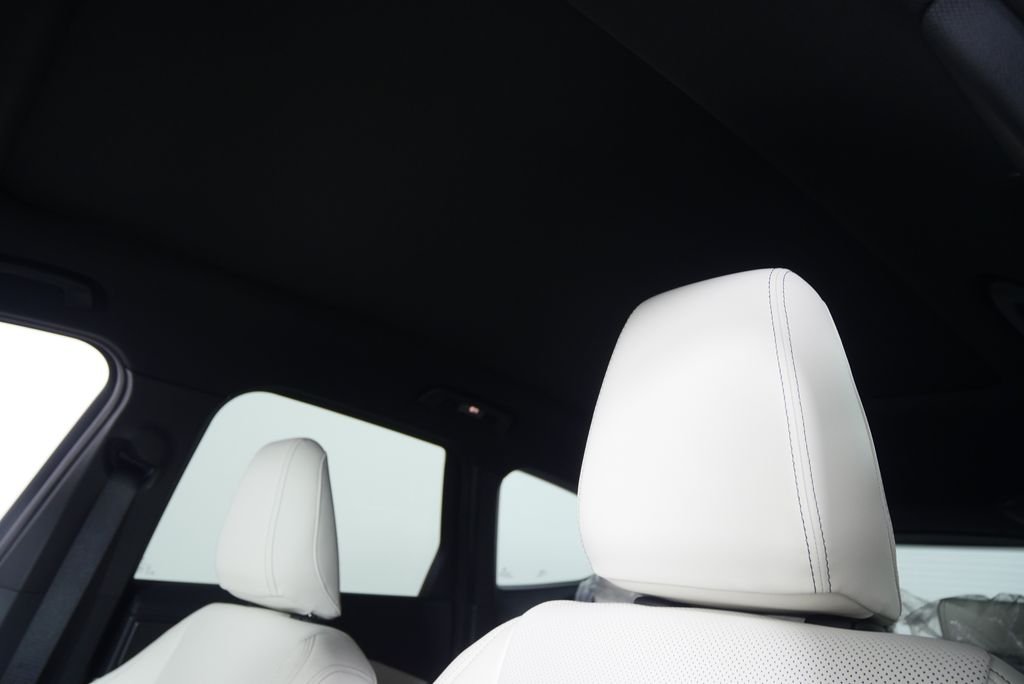 Used 2026 Alpine White BMW xDrive28i image 11