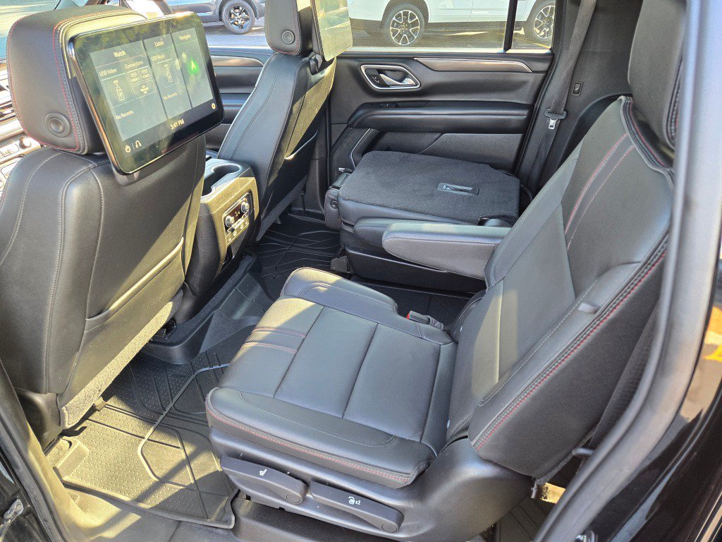 2021 Chevrolet Suburban RST - Photo 19