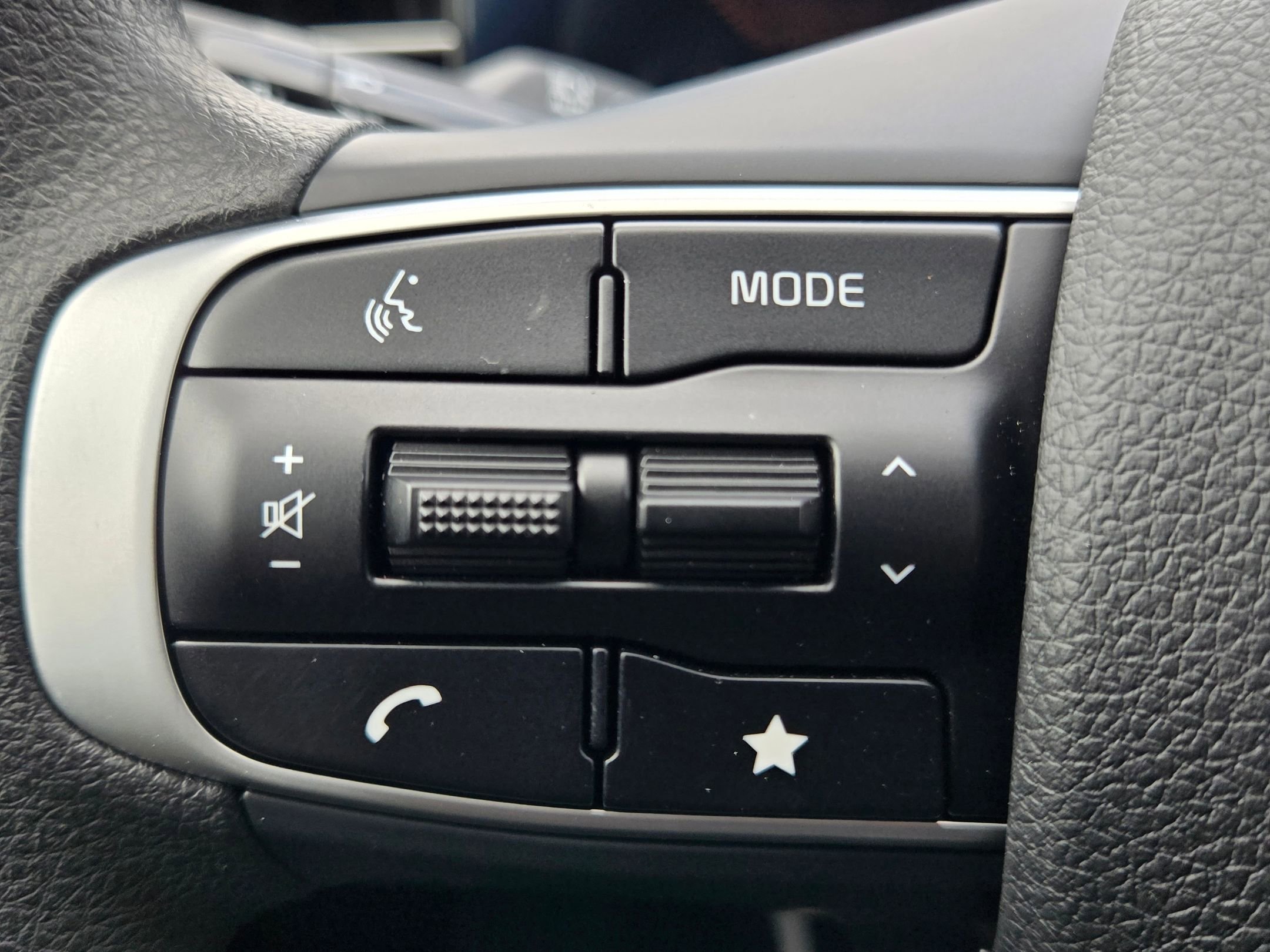 2026 Kia K5 LXS - Photo 24