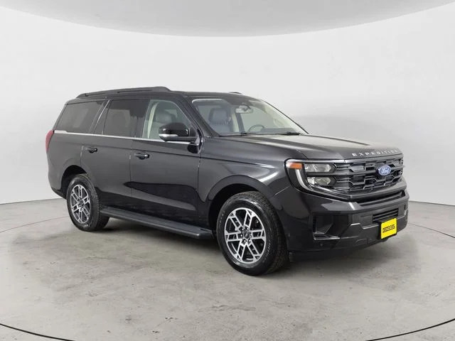 Used 2025 Black Metallic Ford Active image 7