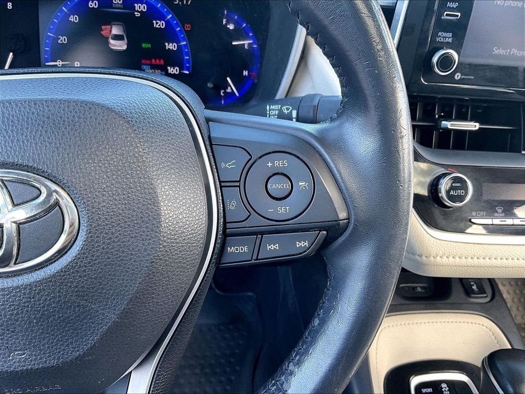 Used 2020 Black Toyota XLE image 24