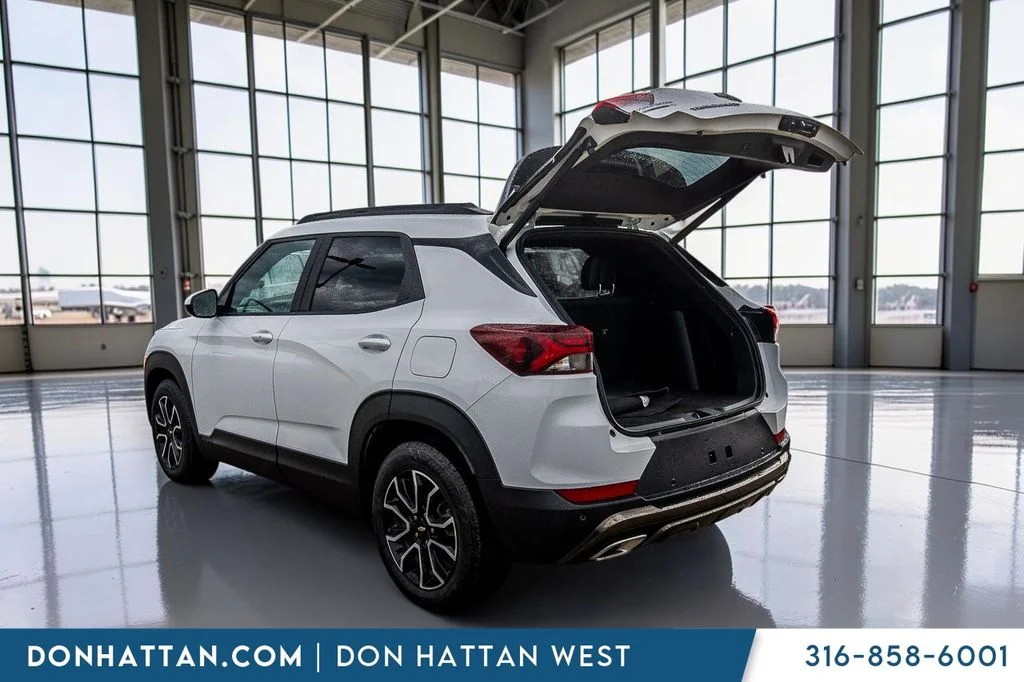 Used 2023 White Chevrolet ACTIV image 28