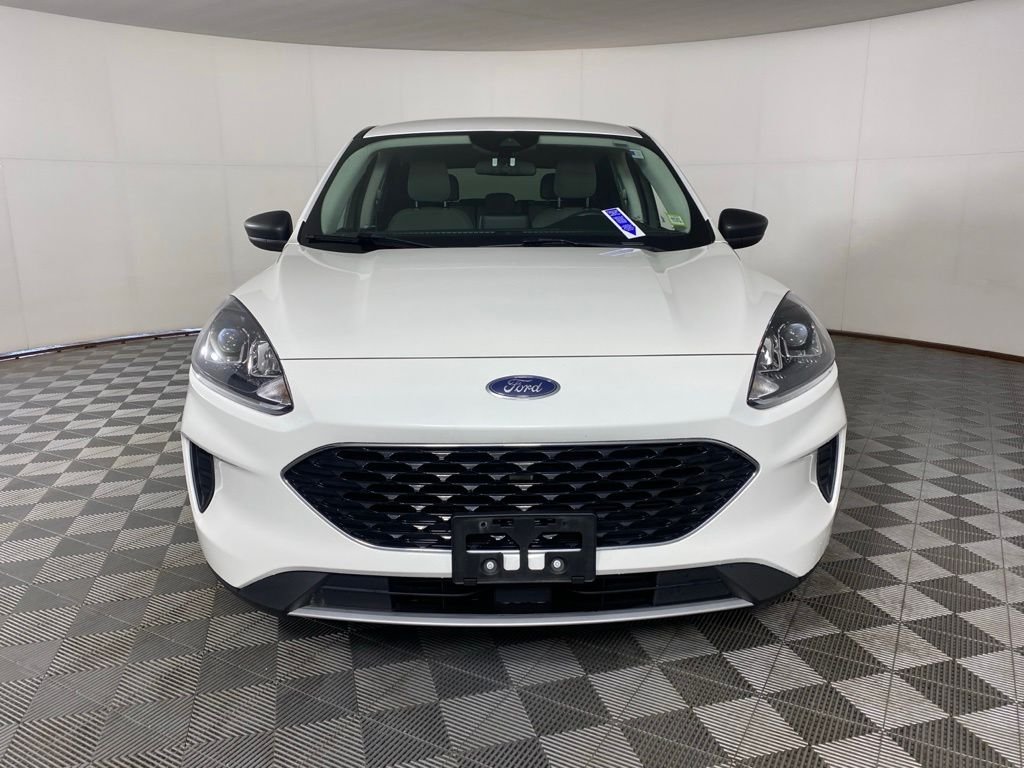 Used 2022 White Ford SE image 2