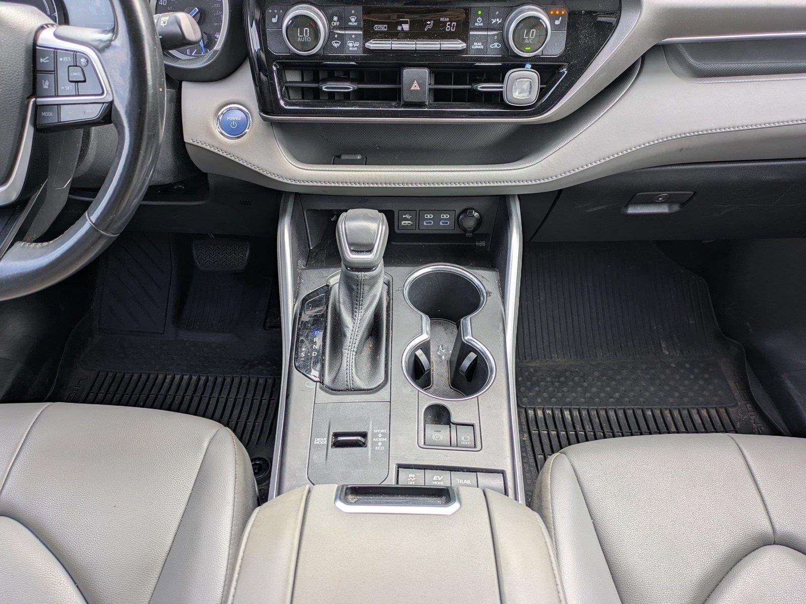 Used 2022 Midnight Black Metallic Toyota Hybrid XLE image 19
