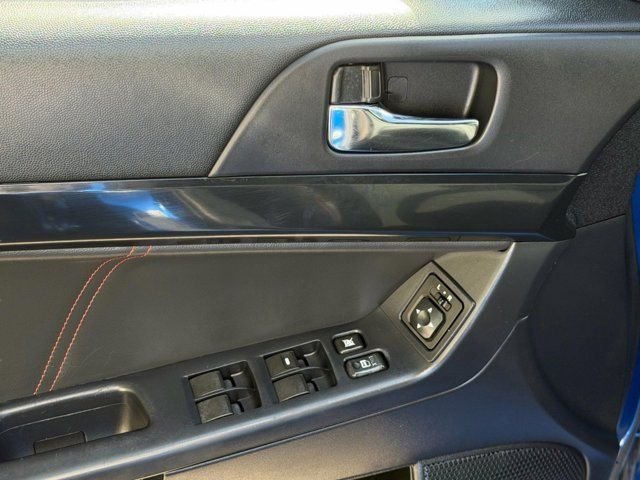 Used 2017  Mitsubishi ES image 10