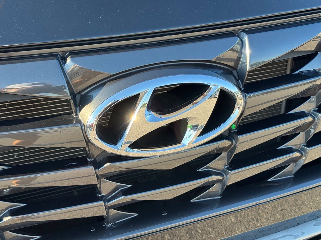 Certified Used 2022 Black Hyundai SEL image 6