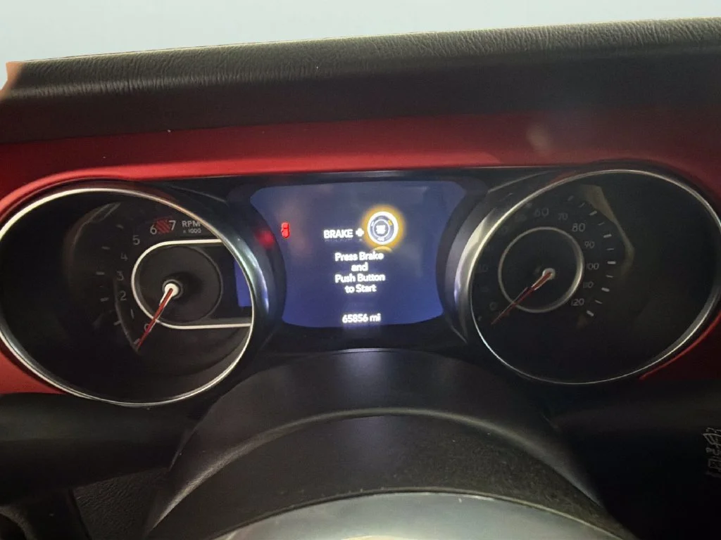 Used 2021  Jeep Unlimited Rubicon image 21