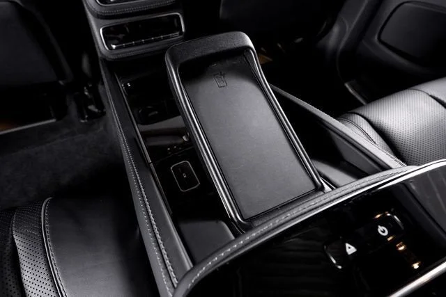 Used 2021 Maybach Two-Tone Paint Iridium Silver/Selenite Gre Mercedes-Benz Maybach GLS 600 image 30