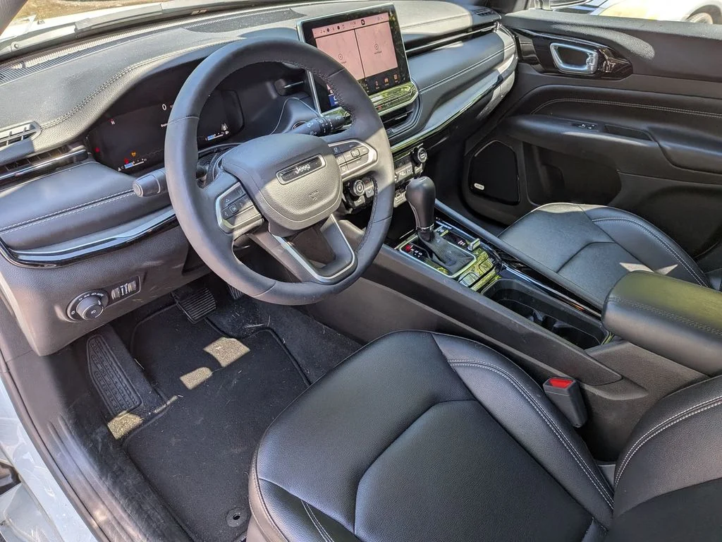 Used 2024 White Jeep Limited image 10