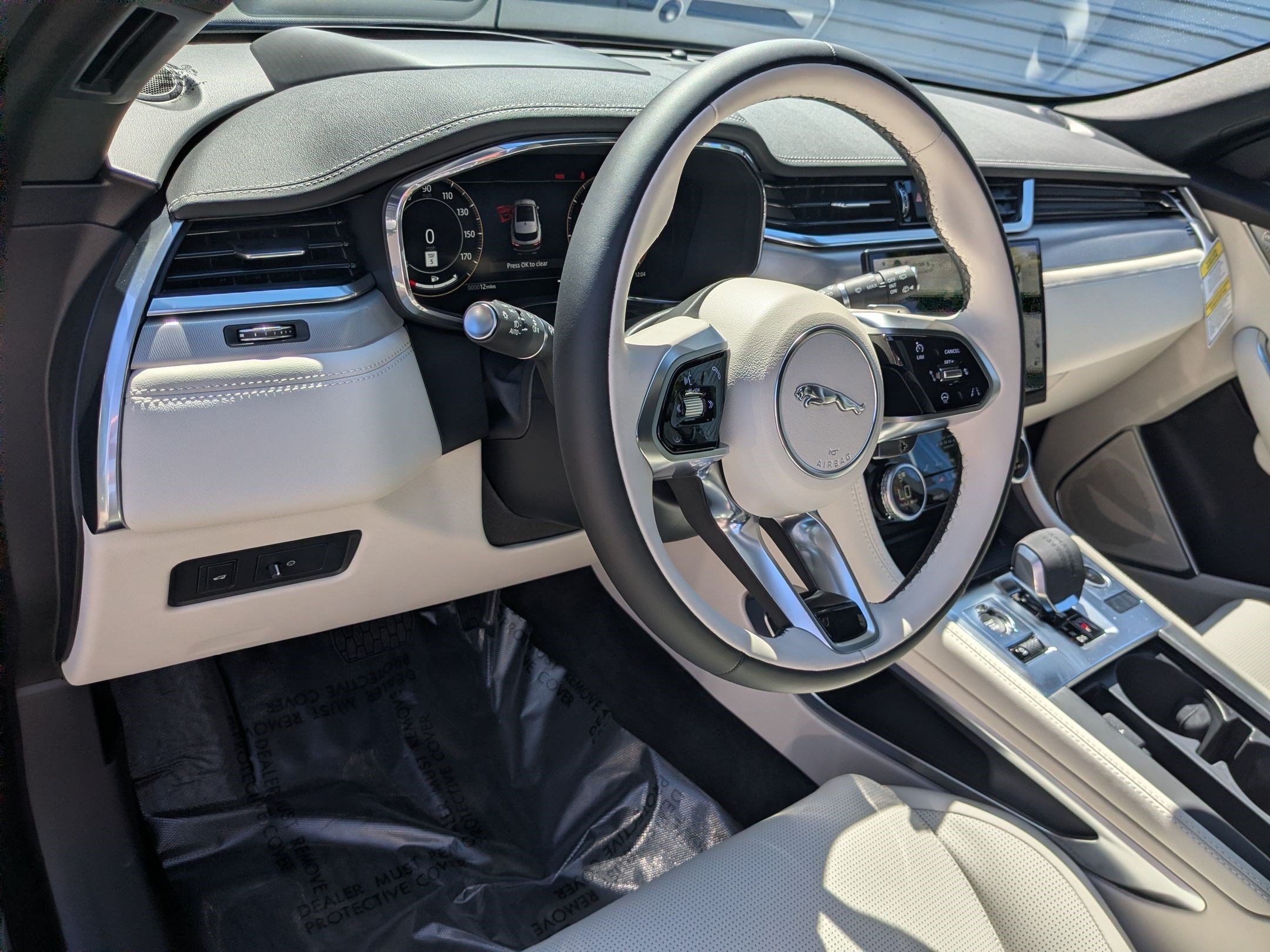 New 2026 Santorini Black JAGUAR  P400 R-DYNAMIC S image 13