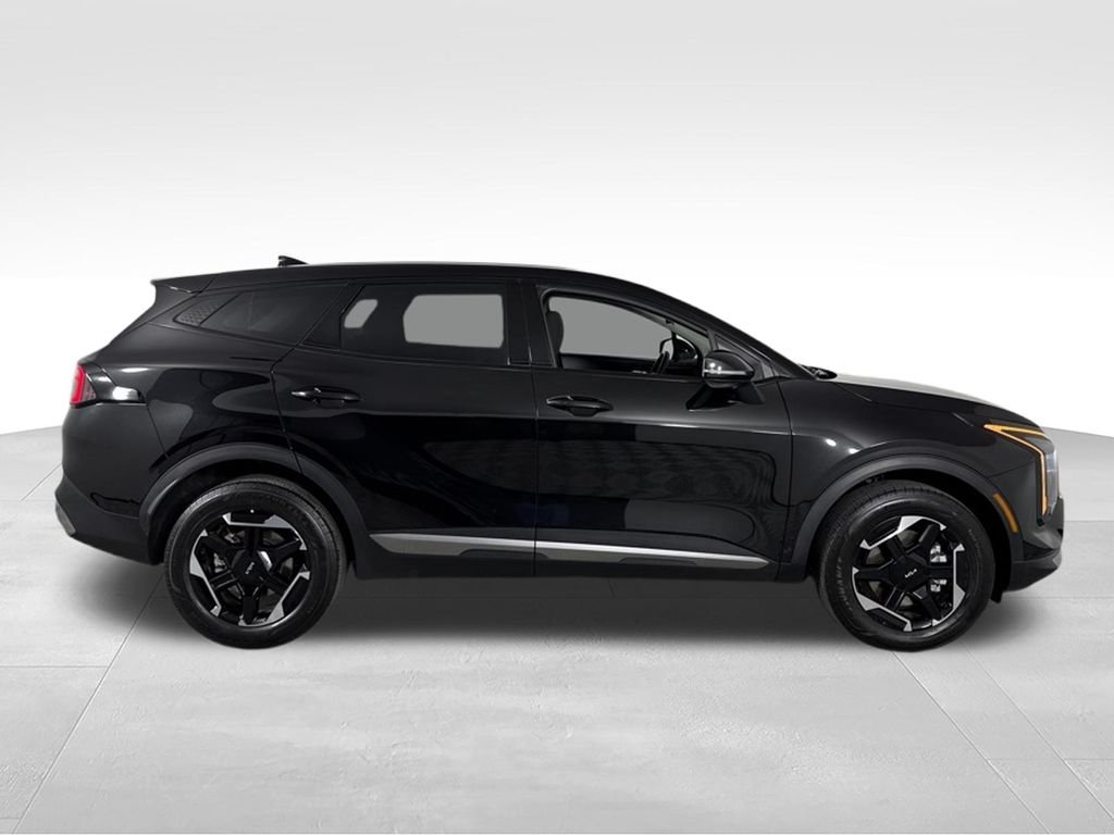 Used 2026 Fusion Black Kia S image 4