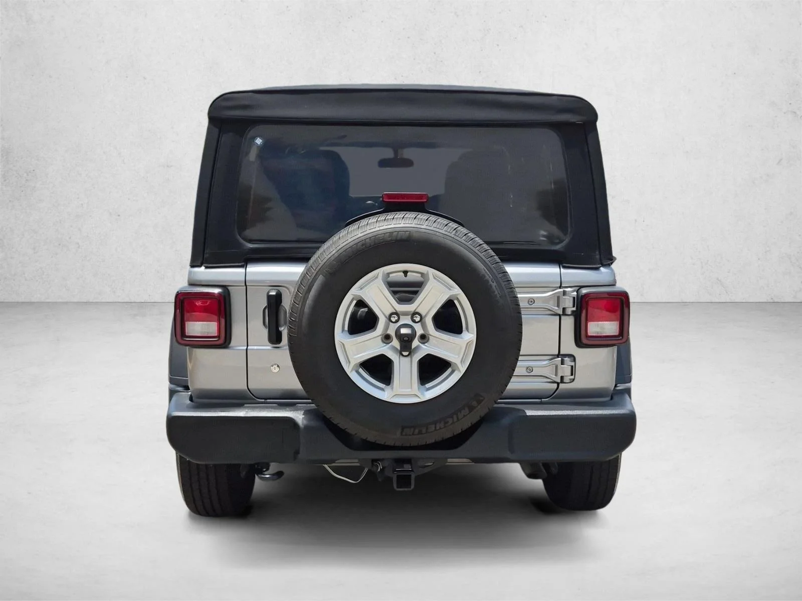 Used 2019 Billet Silver Metallic Clearcoat Jeep Sport S image 7